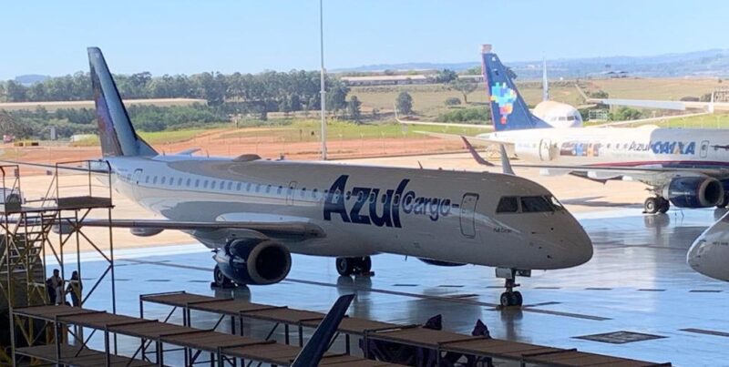 Azul inova e recebe aprovação para voar jatos Embraer como cargueiro