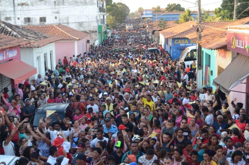 Procissão de encerramento reúne milhares de fiéis – Foto: Divulgação