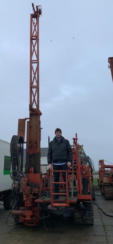 Danilo Soares investiu em um amplo parque de equipamentos, para dar suporte aos franqueados da marca DSondas, que promete alta lucratividade no setor de sondagem geotécnica - Foto: Divulgação