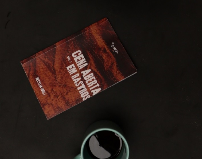 Capa do livro Cena Aberta em Rastros - Foto: Cadu Marques