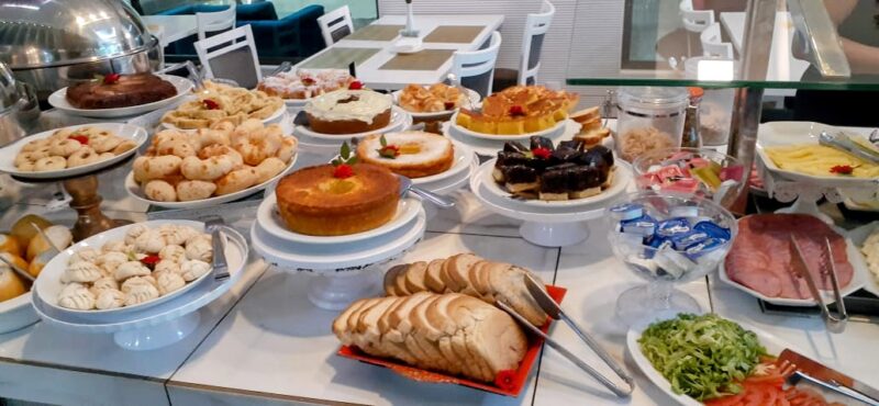 Restaurante do Girassol Plaza serve chá da tarde, almoço e jantar - Foto Divulgação