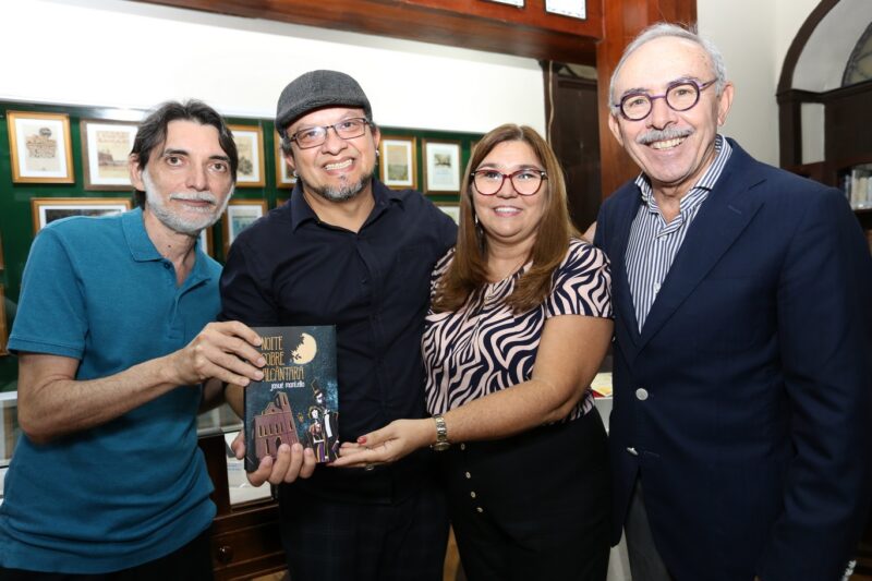  Parceiros desse lançamento: Wilson Marques (Casa do Autor Maranhense), Sec. Adjunto de Cultura Waldemir Nascimento, Joseane Souza (Casa de Cultura Josué Montello) e José Jorge Soares (Equatorial Maranhão) – Foto: Danielle Vieira   