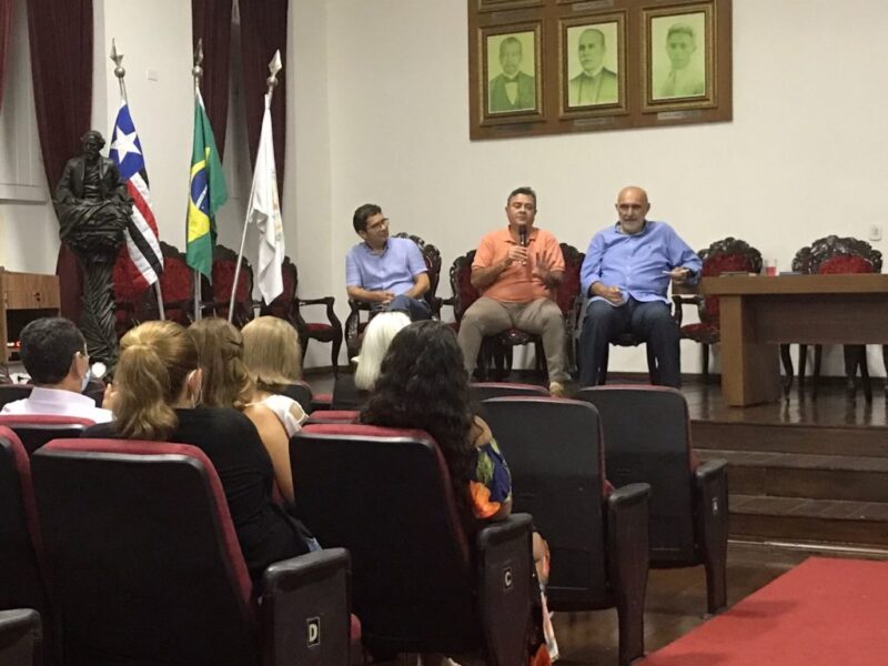 Os acadêmicos Felix Alberto, Ney Bello Filho e Joaquim Haickel durante o lançamento do projeto – Foto: Divulgação