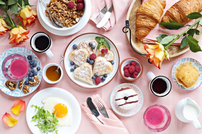 Uma opção para homenagear a mamãe é leva-la para o Café da Manhã de Dia das Mães do Atelier Gourmet no Empório Fribal da Ponta D´Areia - Foto: Divulgação