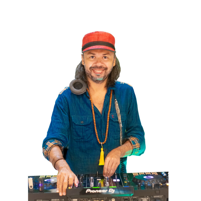 DJ Jorge Choairy, discotecando na Nova Litorânea, Olho D'água, celebrando o meio ambiente – Foto: Divulgação