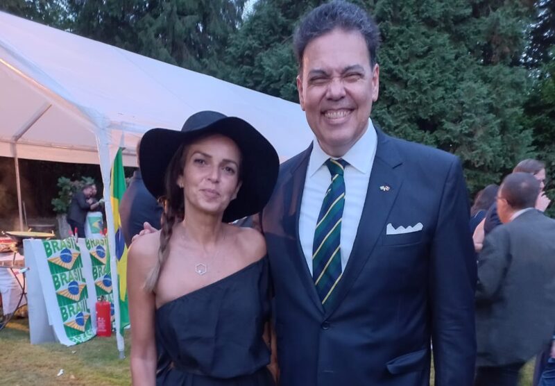 Daniella Garcia, da Bem Belga, e João Mendes, Embaixador do Brasil na Bélgica – Foto: Divulgação
