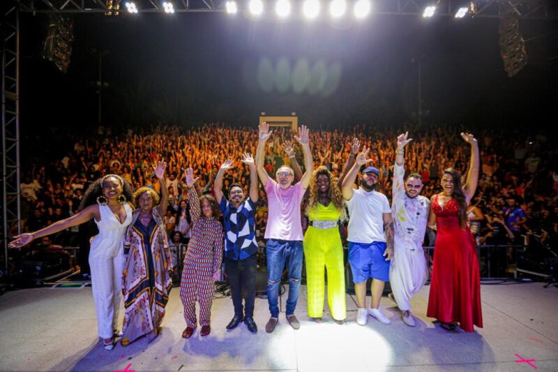 Encontro de gerações: Artistas maranhenses que deram voz aos sucessos da homenageada Alcione – Foto: Miguel Viégas