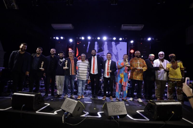 Coletivo Aconselho, Erasmo Dibell, Zé Américo Bastos,Rui Mário e Marquinho Carcará, Núbia, Ademar Danilo, Tadeu de Obatalá, Ed. Cândido e Sacy Teleleu – Foto: Miguel Viégas