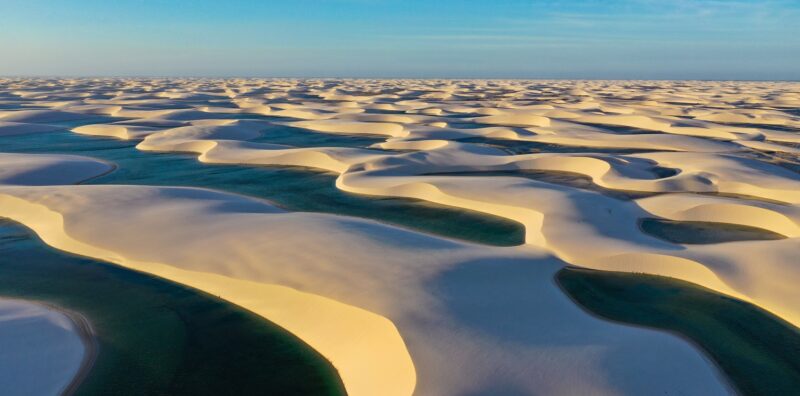 Um cenário único que deslumbra os turistas que visitam o Parque Nacional dos Lençóis Maranhenses – Foto: Divulgação