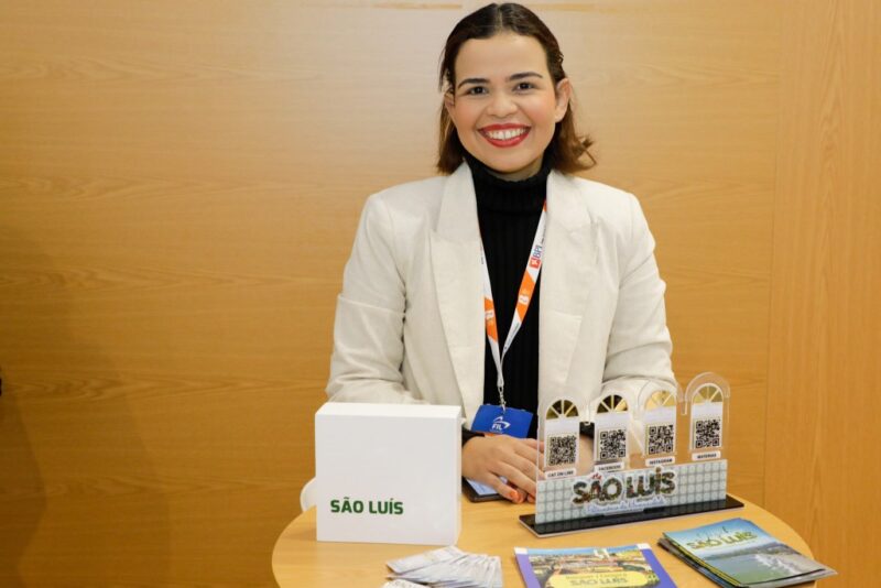 Material ´promocional do destino São Luís exposto na feira - Foto: Divulgação