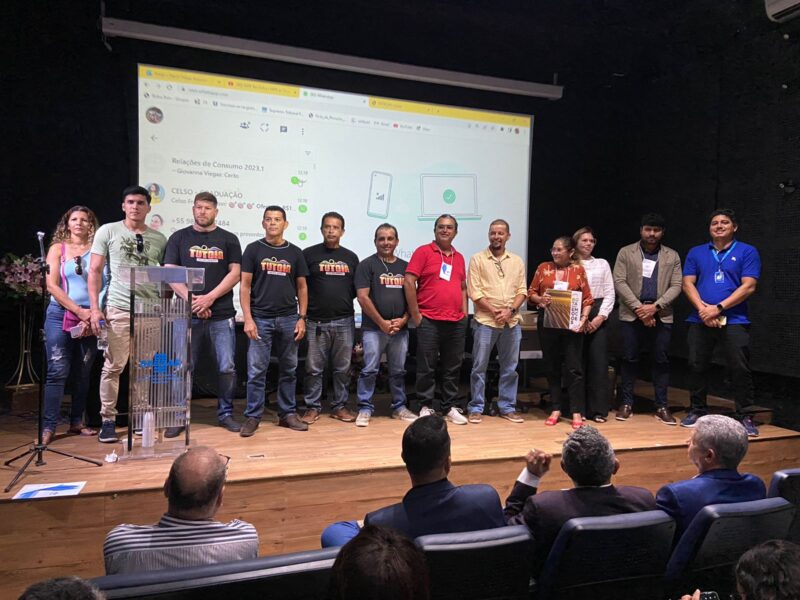 Membros da ATRATUR com a vice-prefeita, Maria do Carmo Vieira e o secretário – Foto: Divulgação