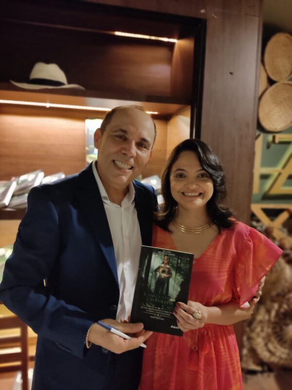 O autor e a jornalista Janete Monteiro - Foto: Elmer Graff