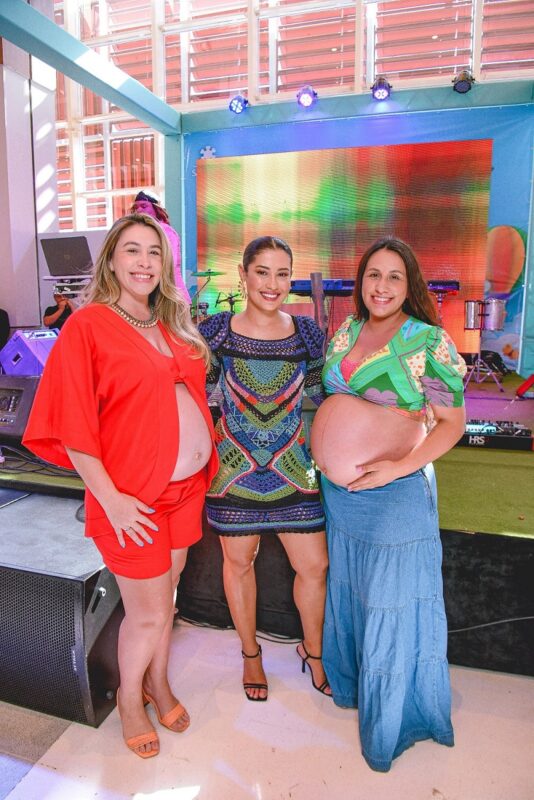 Thaynara OG com as irmãs Lays e Karol Barros – Foto: Divulgação