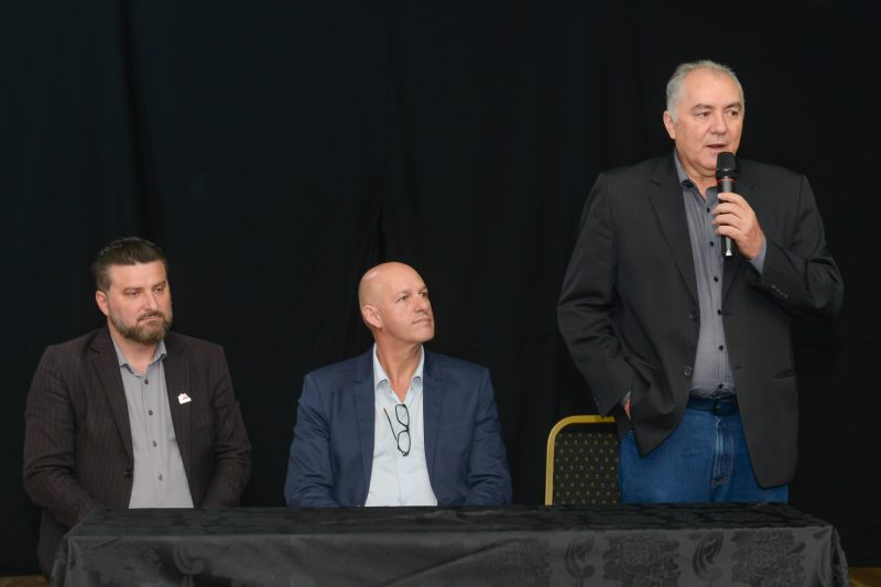 Juarez Machado, presidente da Abrajet-RS, Alcir Grison, prefeito de Machadinho e Evandro Novak, presidente da Abrajet Nacional - Foto: Carlos Alberto Alves