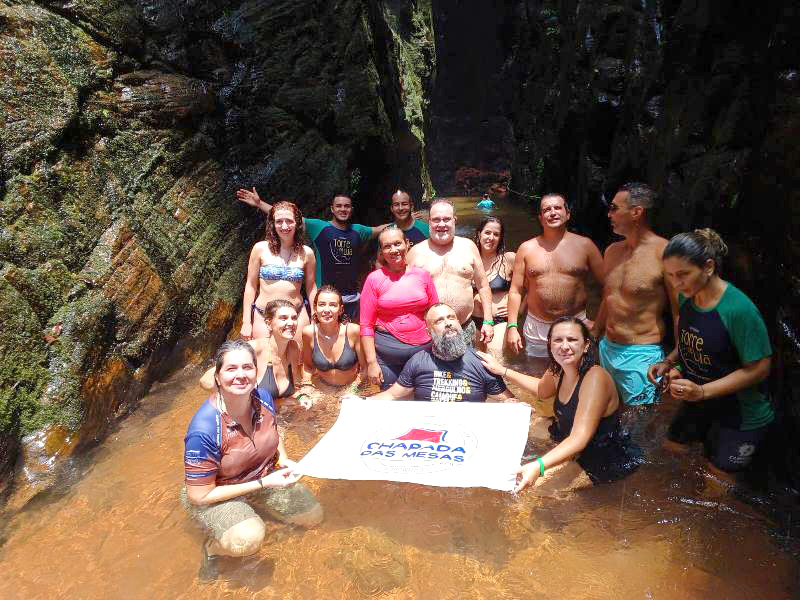 Grupo de operadores reunidos para uma homenagem ao polo maranhense que tem encantado o mundo – Foto: Divulgação