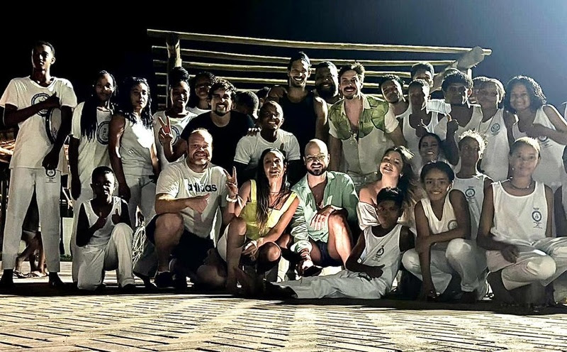 Maria Maya, sua irmã Manu Maya, John Drops, Felipe Roque, João Zoli, entre outros convidados, junto com integrantes do projeto social do Instituto Voar, da Prima Empreendimentos – Foto: Divulgação