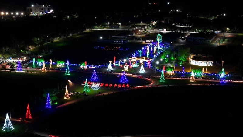 Um dos pontos turísticos mais importantes de Barretos e região está em clima de Natal – Foto: Airdronee