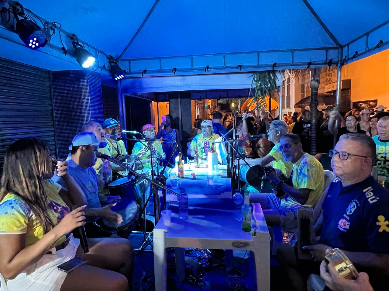 Já no clima da folia, a turma da Bicicleta do Samba vem animando as prévias do pré-carnaval em associações,clubes, festas privadas e municípios do Maranhão - Foto: Danielle Vieira