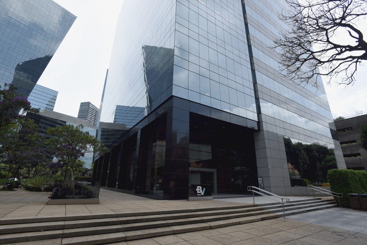 O banco BV é uma das maiores instituições financeiras do país em ativos e atua nos segmentos de Varejo e Corporate & Investment Banking. Em sua estratégia de negócios, reúne a solidez dos bancos tradicionais com o mindset dos digitais. O banco é líder de financiamento de placas solares, especialista no financiamento de veículo - Foto: Divulgação
