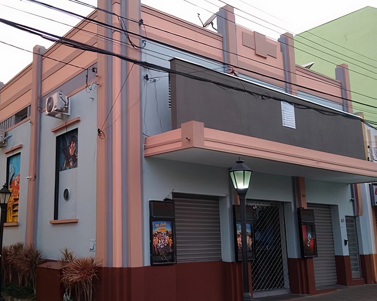 Cine Orlandi - em Socorro (o mais antigo cinema de rua em operação no Brasil) – Foto: Arquivo Cine Orlandi