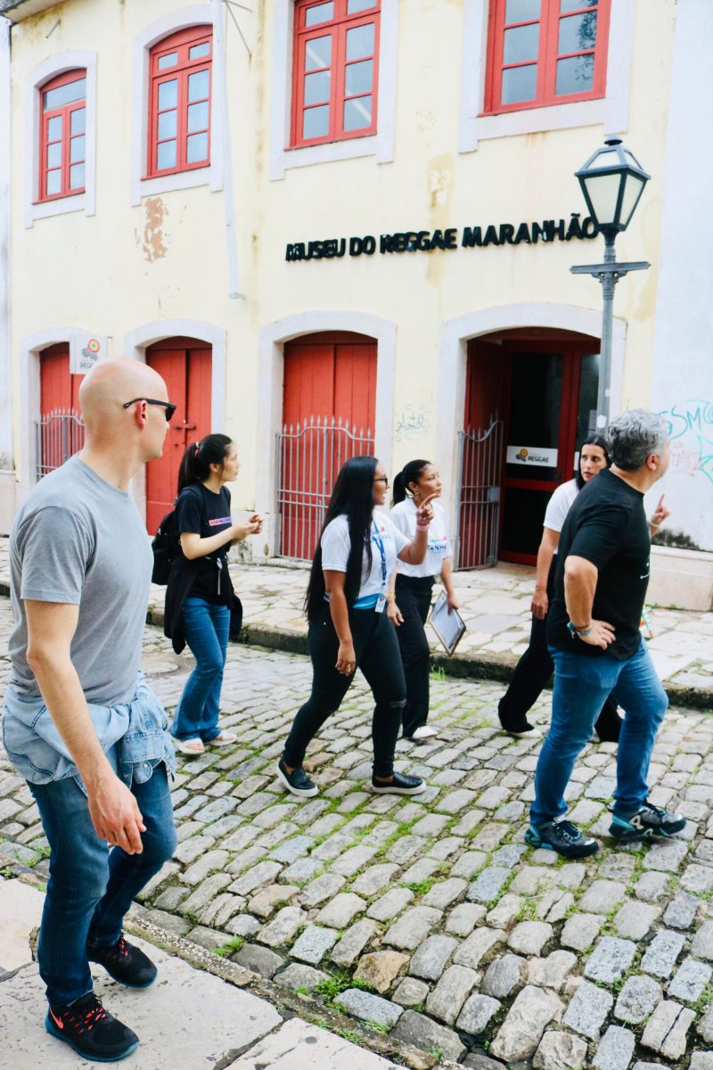 Operadores durante City Tour no Centro Histórico de São Luís - - Foto: Guerdson Amorim