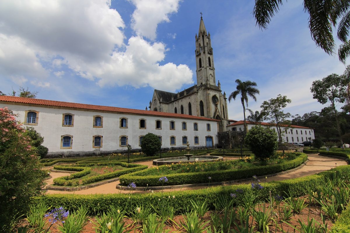 O santuário de Caraça atrai turistas de todos os cantos pela sua história, arte, natureza, eventos e gastronomia – Foto: Divulgação
