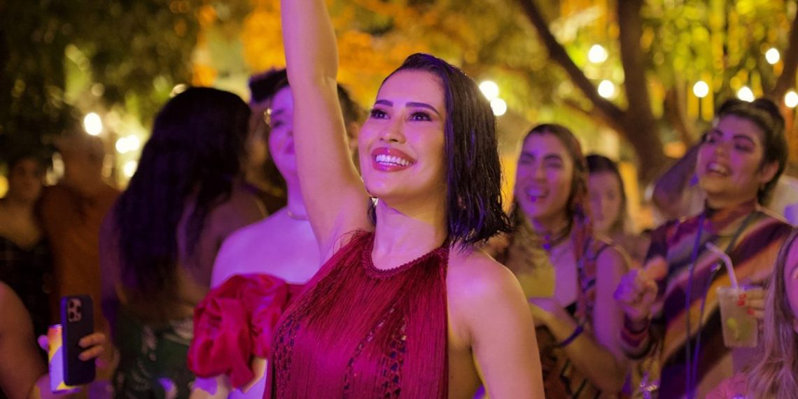 A anfitriã da festa Thay - Foto: Divulgação