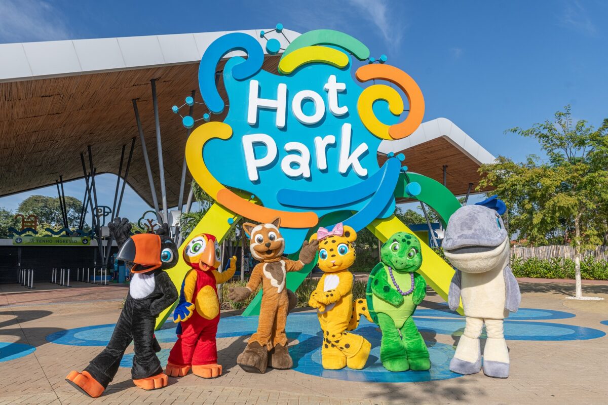 Turminha da Zoeira pronta para receber os visitantes no Hot Park – Foto: Divulgação