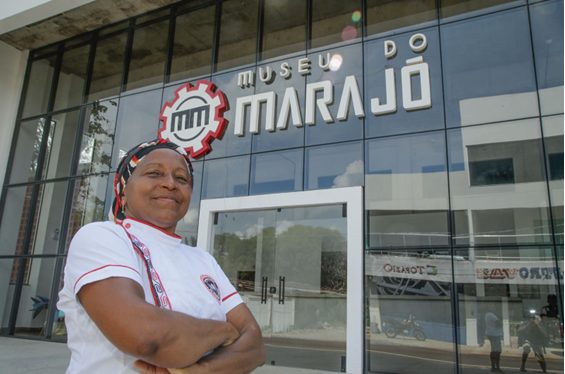 Tradição nativa: a Chef Zezé utiliza produtos e o tempero que a natureza oferece – Foto: João Ramid