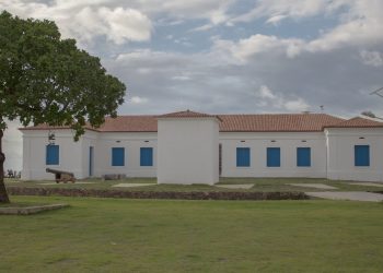 Forte Santo Antônio na praia da Ponta d’Areia - Foto: Divulgação