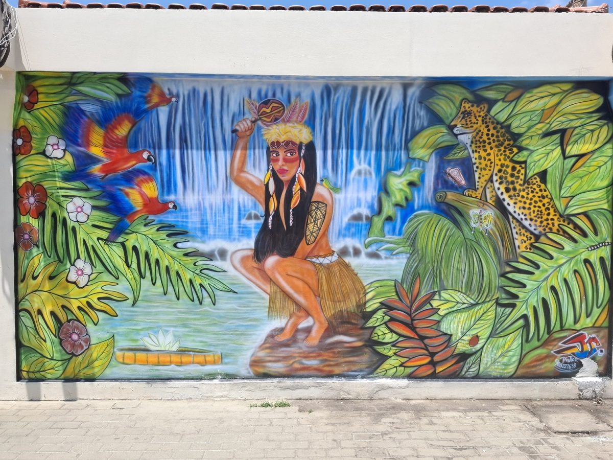 Painel no terminal retrata raízes e tradições das comunidades ribeirinhas do Pará – Foto: Gutemberg Bogéa