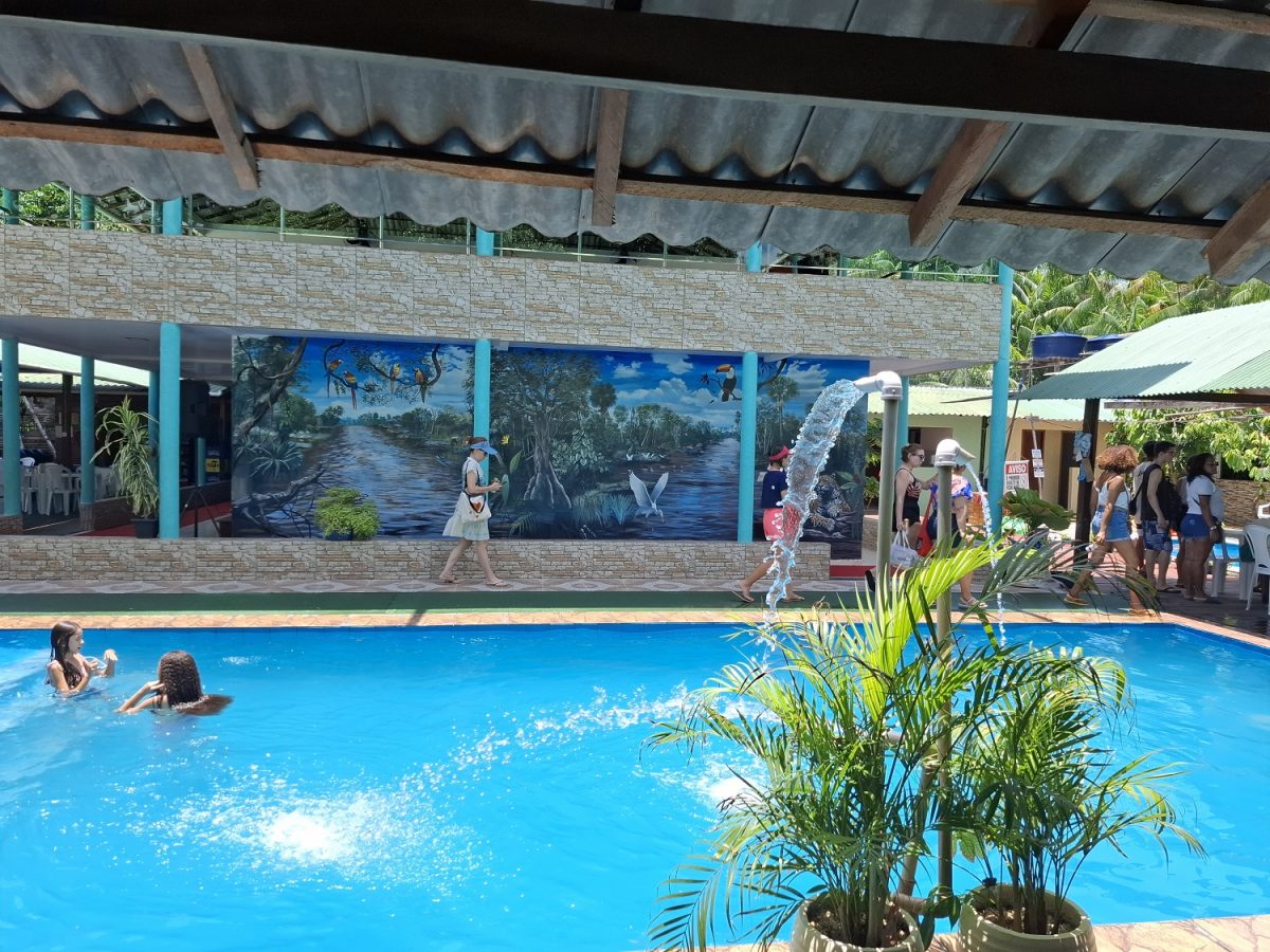 Toda uma estrutura garante a diversão nos mais variados restaurantes da Ilha – Foto: Gutemberg Bogéa