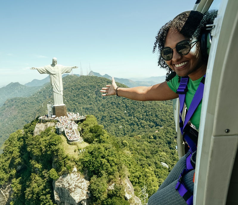 Voo panorâmico em helicóptero sem portas no Rio de Janeiro - Foto: Divulgação