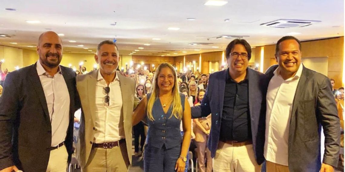  Superintendente executivo da Select- Carlos Dornelles (a esquerda), CEO do Grupo Terra Viva, Marco Silva, diretora da Ls Assessoria Léa Nina, superintendente executivo da Select-  Cavalcante e superintendente executivo da Select- Glaucio Fernandes - Foto: Divulgação