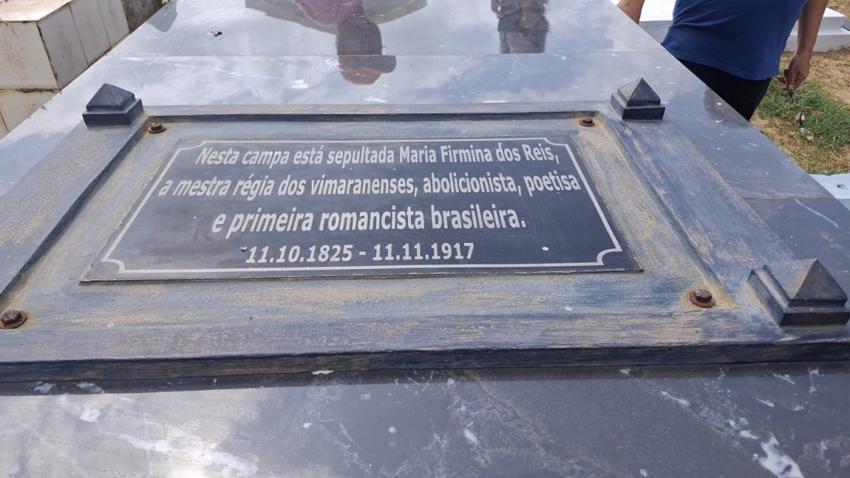 Túmulo da escritora Maria Firmina dos Reis no cemitério Santíssimo Sacramento na cidade de Guimarães - Foto: Gutemberg Bogéa