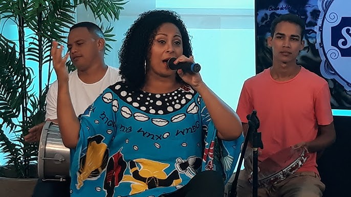 Fernanda Garcia mostra seu vasto repertório na festa que reúne conterrâneos da cidade de Viana – Foto: Divulgação