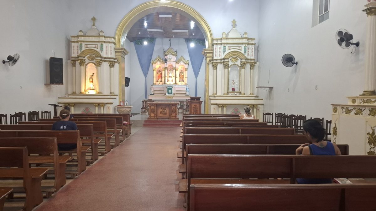 Parte interna da Paróquia de Nossa Senhora de Nazaré, na Praça da Matriz, em Vitória do Mearim - Foto: Gutemberg Bogéa