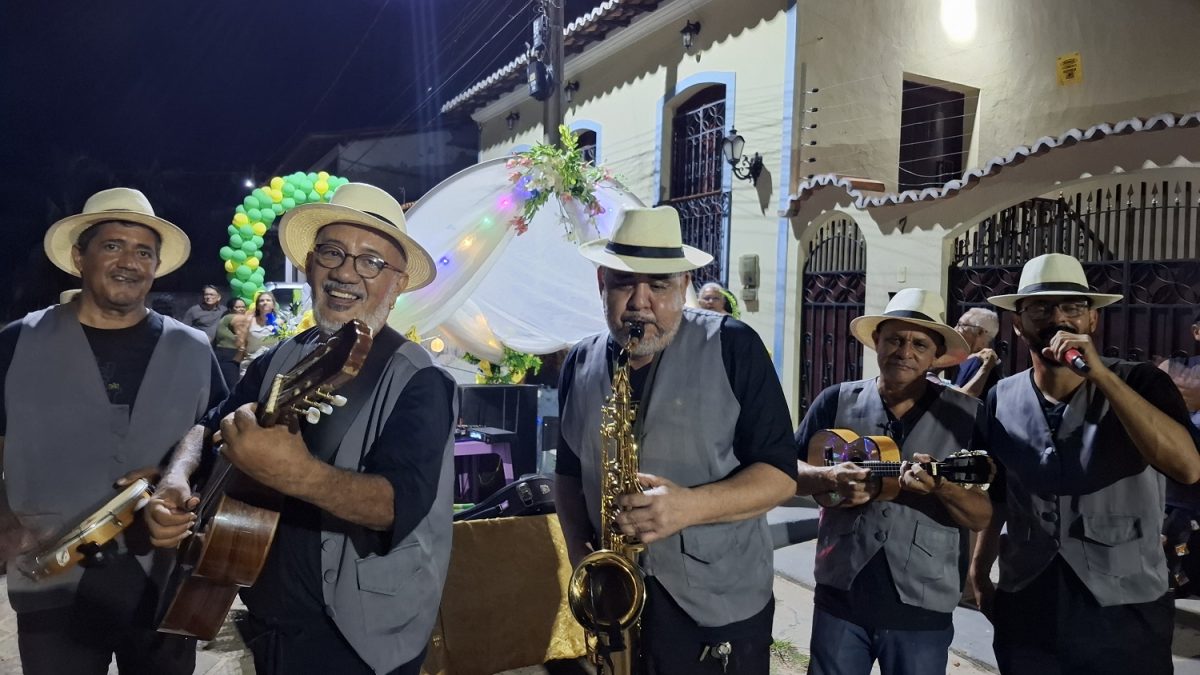 O Grupo Sonora SLZ sob a batuta dos músicos: Jeca, Arlindo Pipiu, Gonzaga do Sax, Raimundo Luís e Eduardo Almeida – Foto: Gutemberg Marques Bogéa