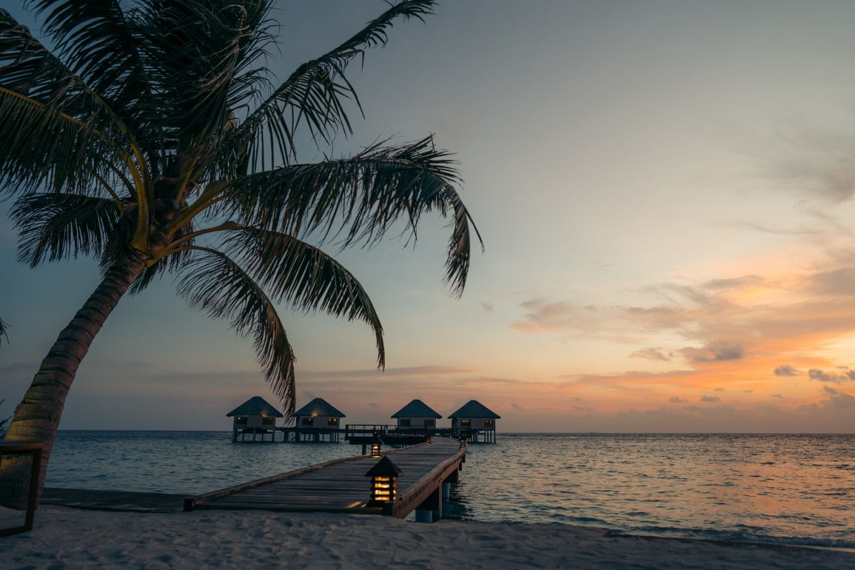 Um arquipélago no Oceano Índico, ao sul da Índia e próximo de outros destinos como Tailândia, Singapura e Vietnã - Foto: Divulgação