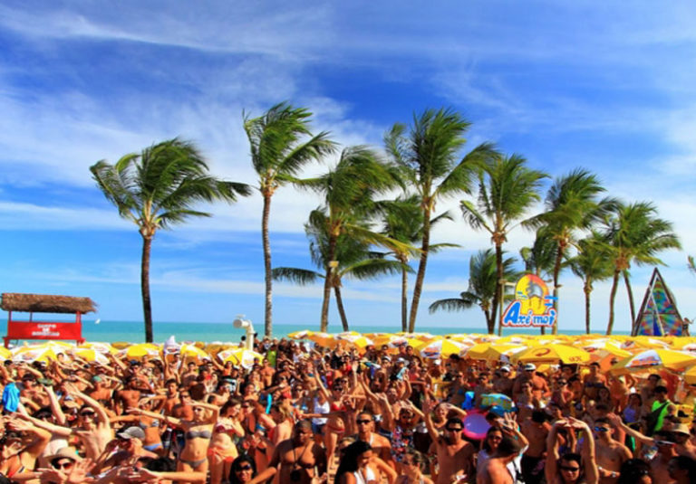 Carnaval de Porto Seguro ocorre de 5 a 7 de março, com nove atrações nacionais - Foto: Divulgação