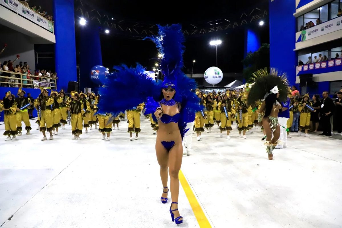 Um desfile marcado pela riqueza das fantasias e beleza da mulher paraense - Foto: Mauro Ângelo