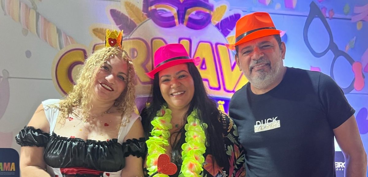 Dra. Diana Ferreira com o casal Núbia Azevedo e Alessandro Silva - Foto: Divulgação