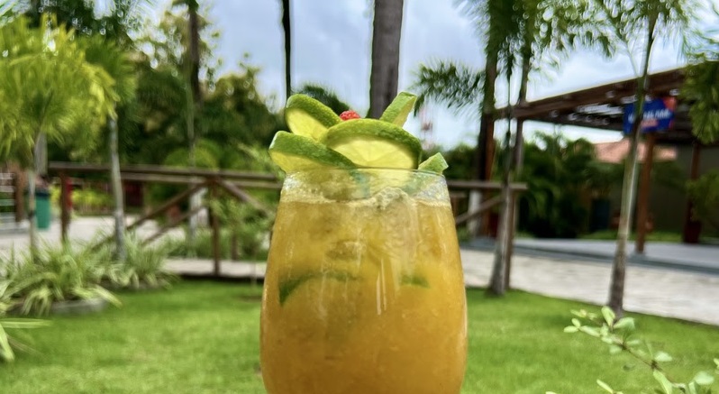 Caipirinha de Seriguela conquista os paladares dos amantes dos drinks no Valparaíso – Foto: Divulgação