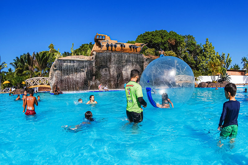 Muita aventura e diversão, além de restaurantes e trilhas ecológicas que dão um toque especial nos momentos de lazer no parque - Foto: Divulgação
