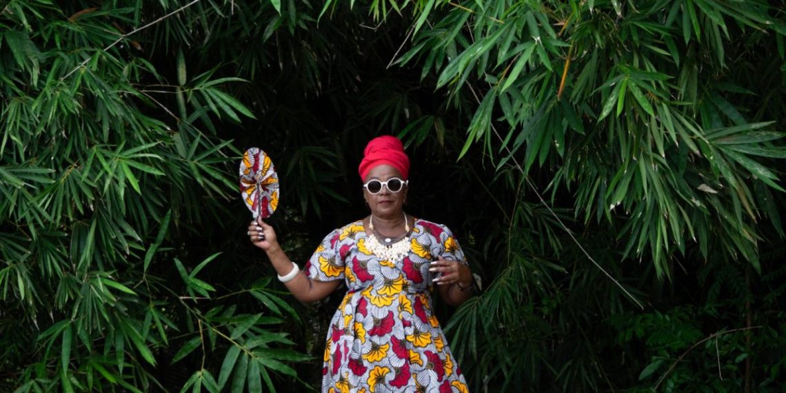A artista lançou recentemente o EP “Eparrey”, que presta homenagem à orixá Iansã - Foto: Luiza Bacelar