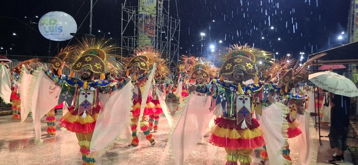 Indumentárias que tratam de temas dos mais diversos são cantados a cada novo enredo – Foto: Gutemberg Bogéa
