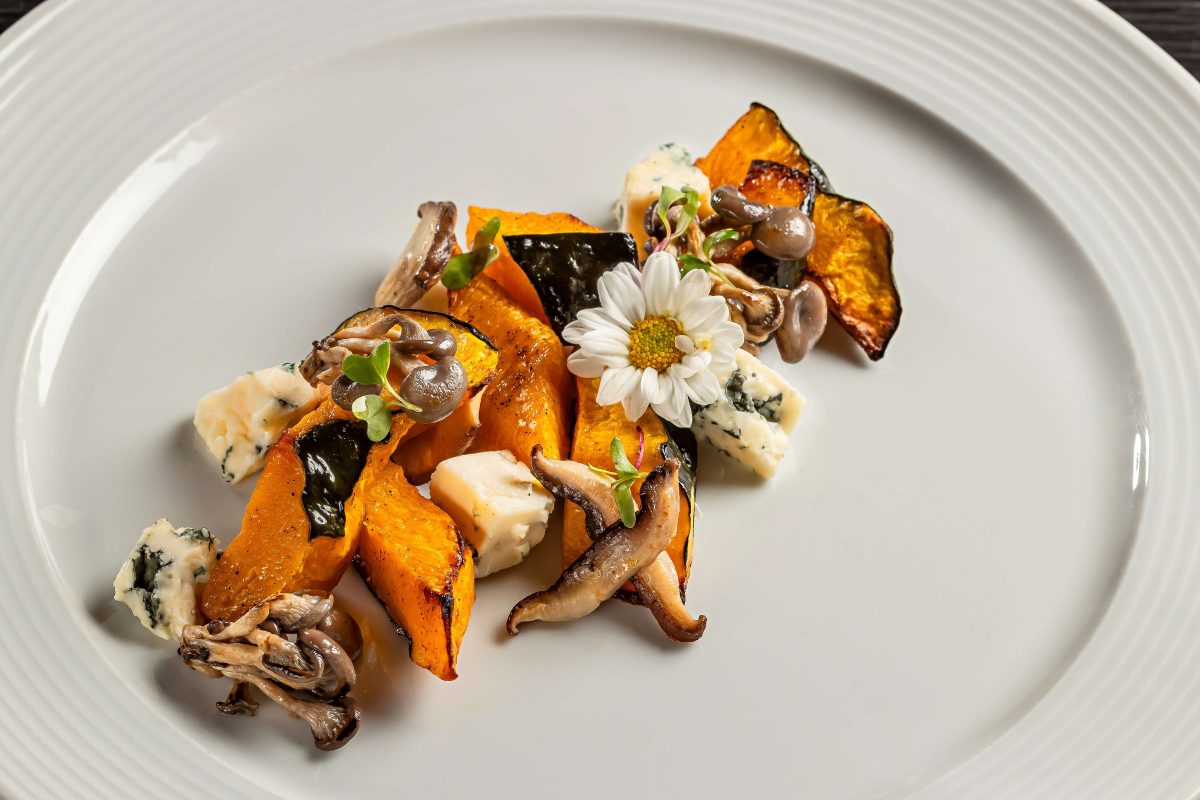 Salada de Abobora Japonesa com Cogumelos e Gorgonzola - Foto : Divulgação