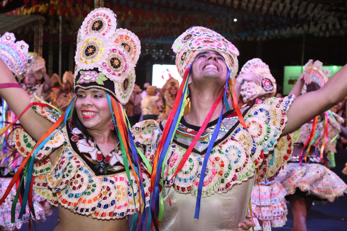 Com sua trajetória internacional, a Companhia Barrica sobe ao palco da festa na procura de sua Estrela Dalva – Foto: Reprodução 