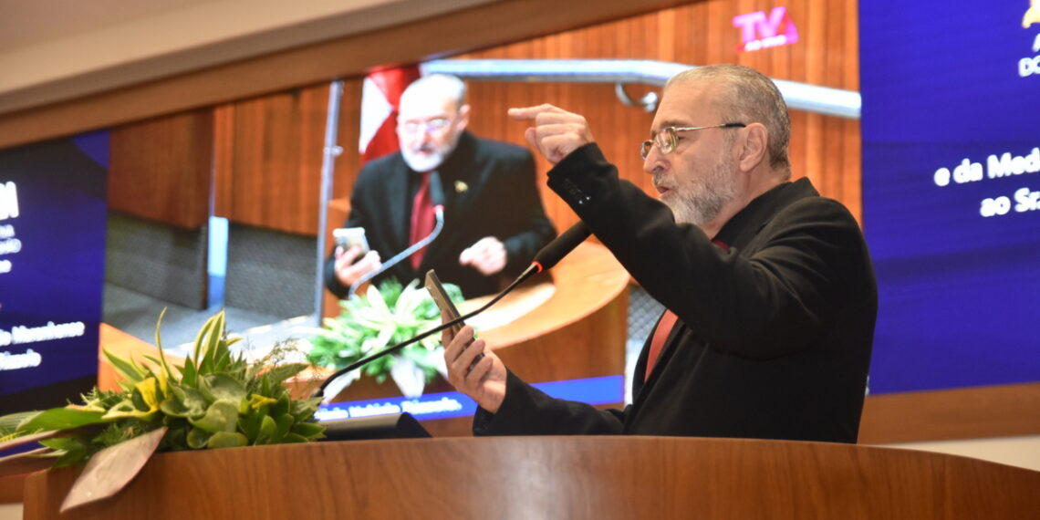 O discurso emocionado e eloquente do mais novo Cidadão Maranhense, o Dir. Geral do HSE – HSLZ Plínio Túzzolo - Foto: Intermídia / Montelles