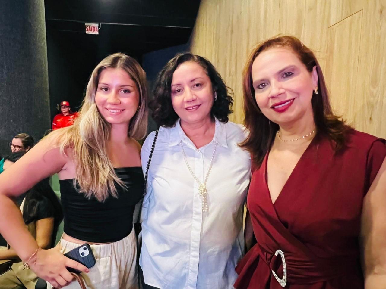 Joana com a mãe Marisa Cavalcante e Flávia Vasconcelos (Sebrae-MA)  - Foto: Danielle Vieira